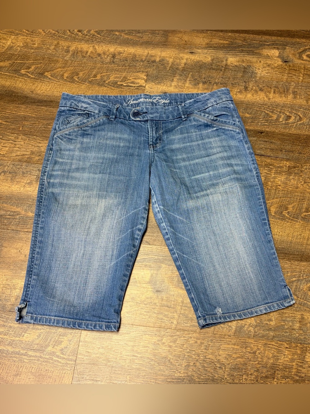 Vintage Y2K American Eagle Low Rise Bermuda Denim Jean Shorts Womens 14 Distress